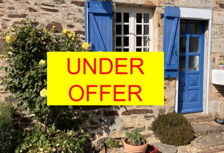 Superbly Presented and Located, 2 Bedroom French Cottage of Character 